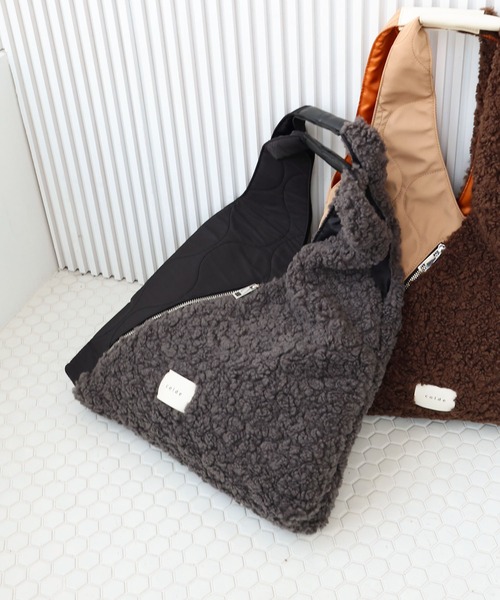 COLDE （コルデ）の「ボア×キルティングナイロントートバッグ（トートバッグ・レディース・アイボリー/チャコールグレー/ブラウン・FREE）」の3枚目の写真