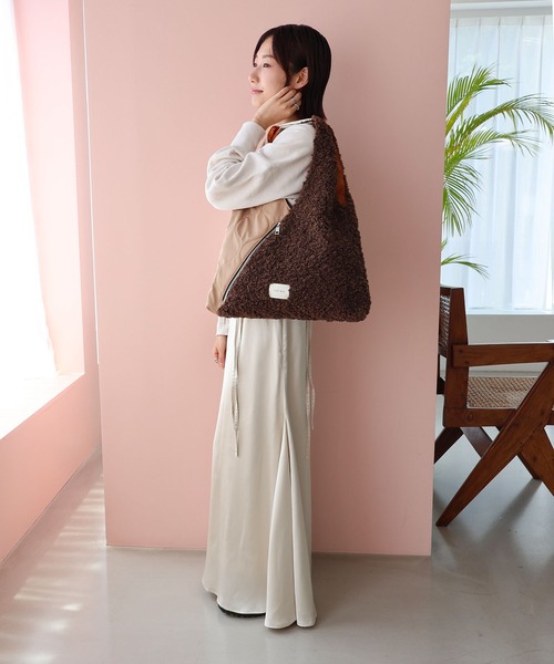 COLDE （コルデ）の「ボア×キルティングナイロントートバッグ（トートバッグ・レディース・アイボリー/チャコールグレー/ブラウン・FREE）」の22枚目の写真