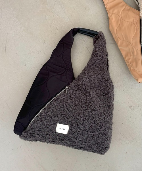 COLDE （コルデ）の「ボア×キルティングナイロントートバッグ（トートバッグ・レディース・アイボリー/チャコールグレー/ブラウン・FREE）」の7枚目の写真