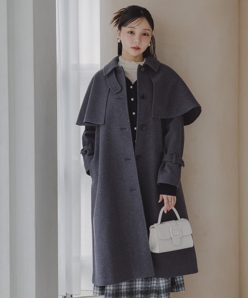 Petitjo(プッチージョ)の「小さいサイズ ケープ付ロングコート 低身長さん・小柄女性(トレンチコート・レディース・モカ/チャコールグレー・M-L/XS-S)」の2枚目の写真