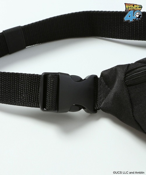 niko and...(ニコアンド)の「【バック・トゥ・ザ・フューチャー】コラボ刺繍ボディバッグ(ボディバッグ/ウエストポーチ・メンズ・ブラック/レッド・FREE)」の16枚目の写真