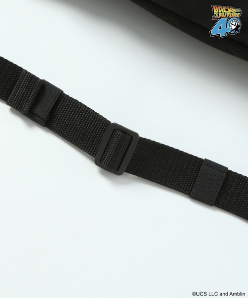 niko and...(ニコアンド)の「【バック・トゥ・ザ・フューチャー】コラボ刺繍ボディバッグ(ボディバッグ/ウエストポーチ・メンズ・ブラック/レッド・FREE)」の17枚目の写真