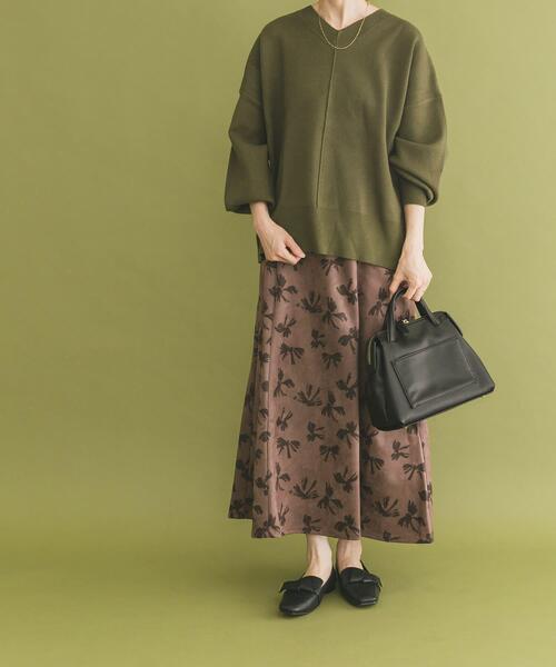 ITEMS URBANRESEARCH（アイテムズ アーバンリサーチ）の「Vネックニットプルオーバー（ニット/セーター・レディース・カーキ/ブラック/ライトグレー/キャメル・FREE）」の20枚目の写真