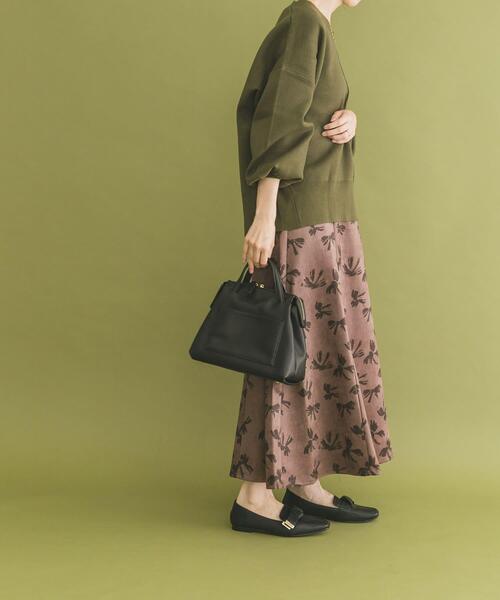 ITEMS URBANRESEARCH（アイテムズ アーバンリサーチ）の「Vネックニットプルオーバー（ニット/セーター・レディース・カーキ/ブラック/ライトグレー/キャメル・FREE）」の21枚目の写真