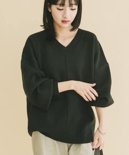 ITEMS URBANRESEARCH（アイテムズ アーバンリサーチ）の「Vネックニットプルオーバー（ニット/セーター・レディース・ブラック/カーキ/キャメル/ライトグレー・FREE）」の11枚目の写真