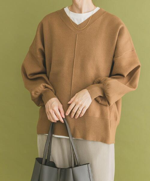 ITEMS URBANRESEARCH（アイテムズ アーバンリサーチ）の「Vネックニットプルオーバー（ニット/セーター・レディース・カーキ/ブラック/ライトグレー/キャメル・FREE）」の7枚目の写真