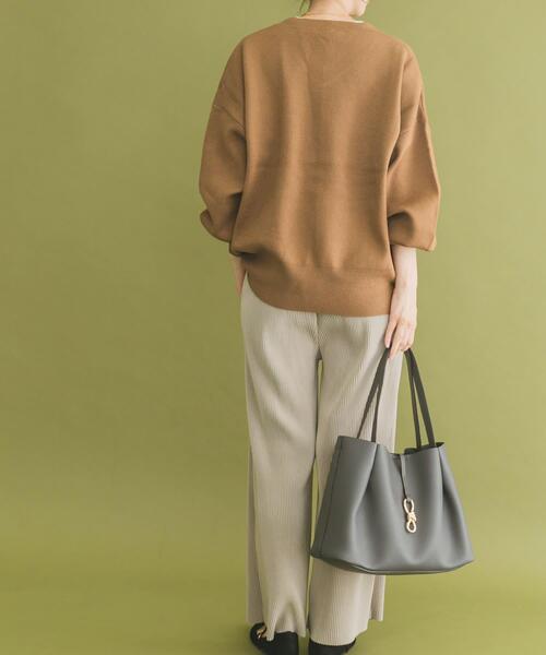 ITEMS URBANRESEARCH（アイテムズ アーバンリサーチ）の「Vネックニットプルオーバー（ニット/セーター・レディース・カーキ/ブラック/ライトグレー/キャメル・FREE）」の9枚目の写真