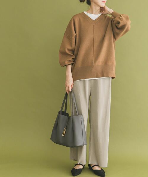 ITEMS URBANRESEARCH（アイテムズ アーバンリサーチ）の「Vネックニットプルオーバー（ニット/セーター・レディース・カーキ/ブラック/ライトグレー/キャメル・FREE）」の10枚目の写真