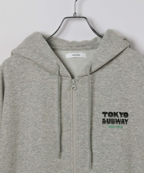 GLOBAL WORK(グローバルワーク)の「スーベニアジップパーカー/一部店舗限定/599034(パーカー・メンズ・グレー/ブラック・X-LARGE/MEDIUM/LARGE/SMALL)」の7枚目の写真