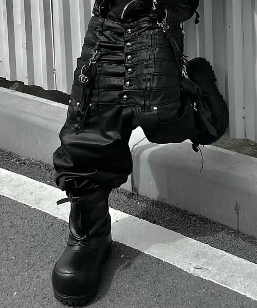 UNIZ（ユニズ）の「【UNIZ】Cross Eye Key Chain / 【ユニズ】クロスアイズフリンジキーチェーン（キーホルダー・メンズ・ブラック・ONE SIZE）」の4枚目の写真