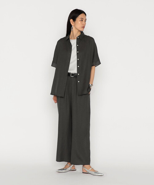 Gabardine K.T（ギャバジンケーティー）の「麻調合繊 シアーブラウス（シャツ/ブラウス・レディース・ブラック・9号）」の2枚目の写真