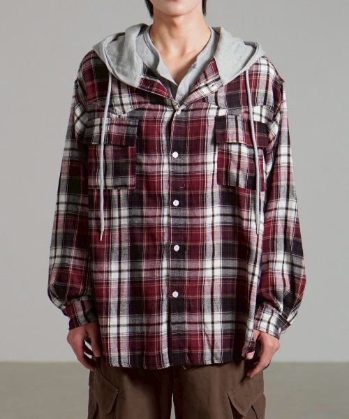 Chikashitsu +(チカシツプラス)の「【Chikashitsu +】oversized hood mix check shirt / 【チカシツプラス】オーバーサイズフードミックスチェックシャツ(シャツ/ブラウス・メンズ・ネイビー/レッド/ベージュ・ONE SIZE)」の3枚目の写真