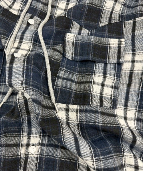 Chikashitsu +(チカシツプラス)の「【Chikashitsu +】oversized hood mix check shirt / 【チカシツプラス】オーバーサイズフードミックスチェックシャツ(シャツ/ブラウス・メンズ・ネイビー/レッド/ベージュ・ONE SIZE)」の6枚目の写真