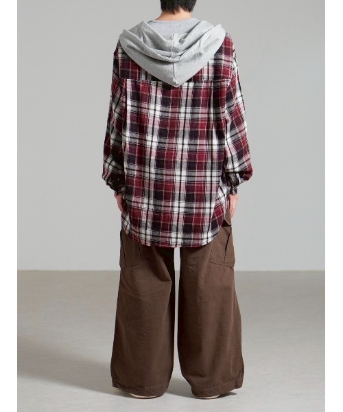 Chikashitsu +(チカシツプラス)の「【Chikashitsu +】oversized hood mix check shirt / 【チカシツプラス】オーバーサイズフードミックスチェックシャツ(シャツ/ブラウス・メンズ・ネイビー/レッド/ベージュ・ONE SIZE)」の10枚目の写真