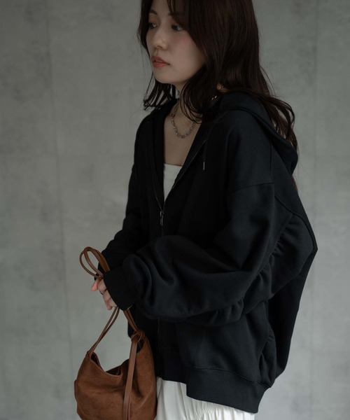 CREARE -LINO-（クレアーレリノ）の「〈ユニセックス商品〉ラウンドスリーブジップアップパーカー（パーカー・メンズ・アッシュ/ブラック・M/L）」の9枚目の写真