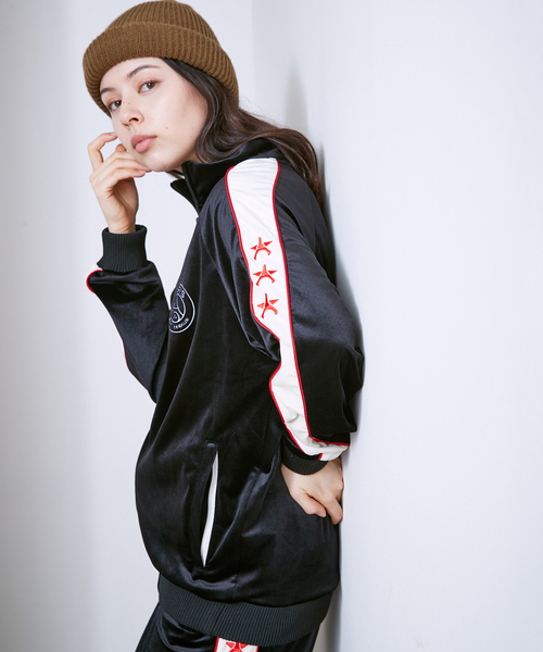 PARIS SAINT-GERMAIN（パリサンジェルマン）の「【Paris Saint-Germain / パリ・サン＝ジェルマン】 JP VELOR TOP（その他アウター・メンズ・グレー/ブラック・MEDIUM/LARGE/X-LARGE）」の5枚目の写真