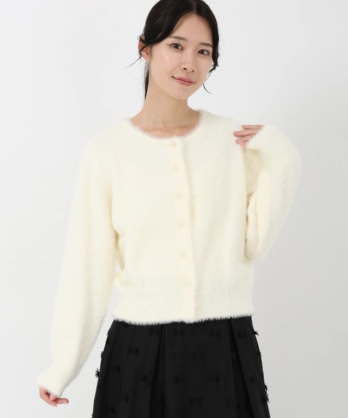 STRAWBERRY-FIELDS（ストロベリーフィールズ）の「メルティーシャギー_パール釦シャギーニット（カーディガン/ボレロ・レディース・ライトグレー/ライトピンク/オフホワイト・2）」の2枚目の写真