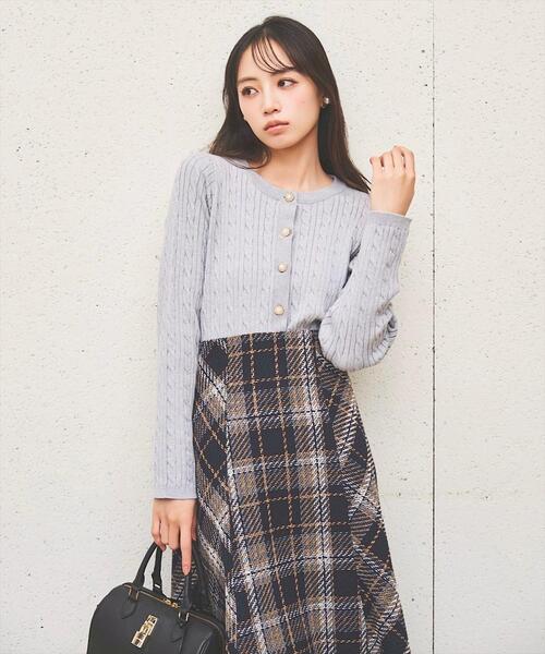 SWINGLE(スウィングル)の「ケーブルニットカーディガン(カーディガン/ボレロ・レディース・ライトグレー/ブラック/レッド/オフホワイト・FREE)」の3枚目の写真