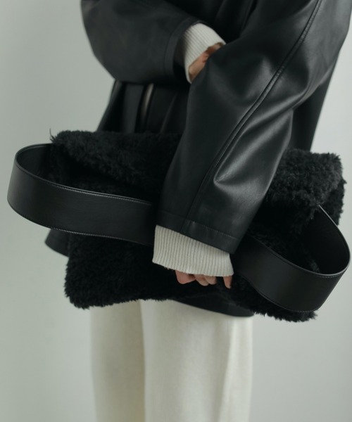 anuke（アンヌーク）の「Boa Tote Bag（トートバッグ・レディース・アイボリー/ブラック・FREE）」の4枚目の写真