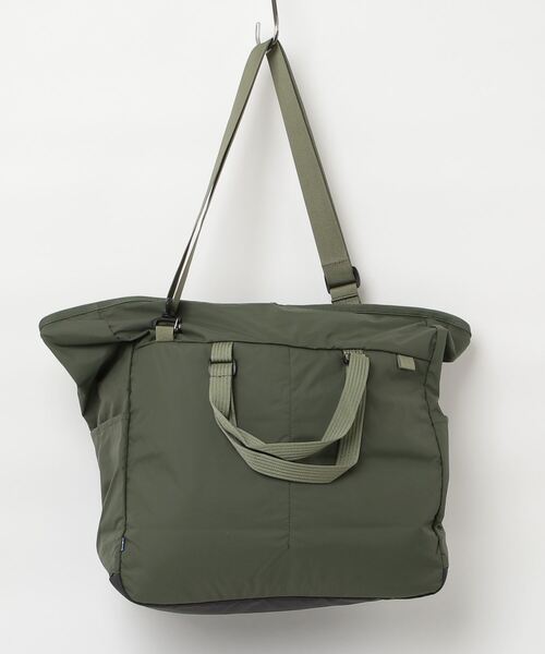 FJALL RAVEN (フェールラーベン)の「High Coast Tote 30(トートバッグ・レディース・ブラック/カーキ/ダークグリーン・ONE SIZE)」の4枚目の写真
