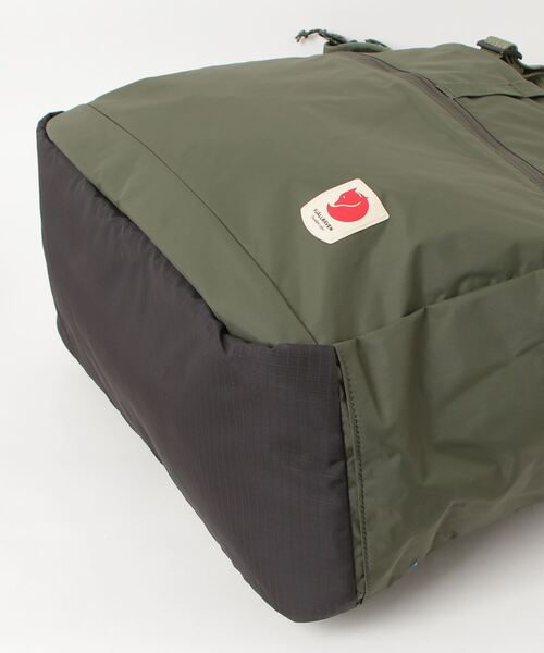 FJALL RAVEN (フェールラーベン)の「High Coast Tote 30(トートバッグ・レディース・ブラック/カーキ/ダークグリーン・ONE SIZE)」の5枚目の写真
