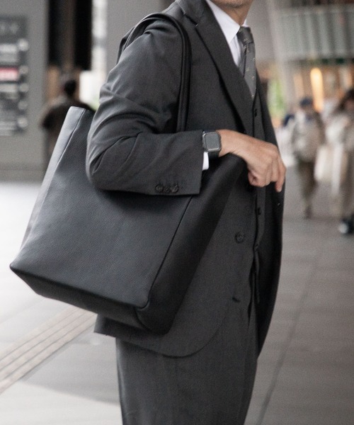 GUIONNET（ギオネ）の「【集大成】 撥水レザー 縦型ビジネストート PC縦入れ可 ギオネ（トートバッグ・メンズ・ブラック・FREE）」の8枚目の写真