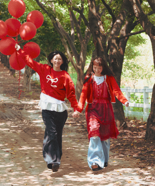RONRON（ロンロン）の「EMBO HEART RIBBON CROP SWEATSHIRTS RED（スウェット・レディース・その他・FREE）」の3枚目の写真
