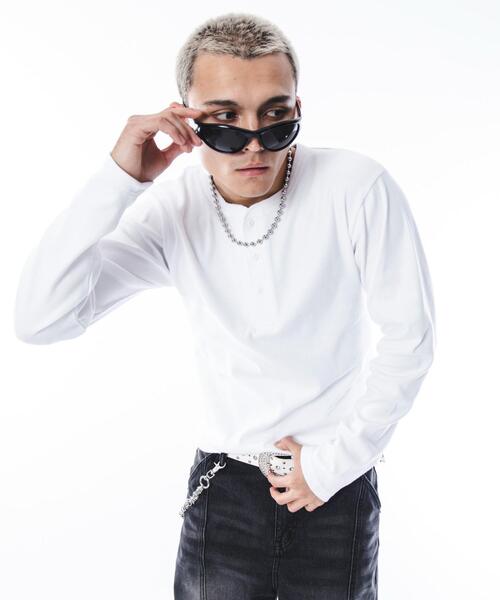 SHORT ROUND(ショートラウンド)の「SHORT ROUND/コンパクトフィットリブヘンリーネックT(LS)(Tシャツ/カットソー・メンズ・ホワイト/ブラック・MEDIUM/LARGE)」の3枚目の写真