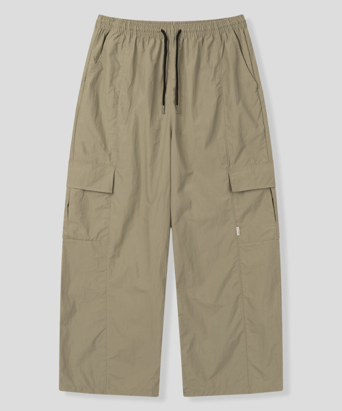 BLACK MOMENT（ブラックモーメント）の「ワイドフィットパラシュート[ベージュ]（スウェットパンツ・メンズ・ベージュ・LARGE/MEDIUM）」の2枚目の写真