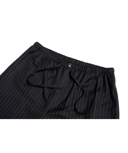 CONNECT KINLOCH（コネクトキンロック）の「ピンストライプドローストリングワイドパンツ[ブラック]（スラックス・メンズ・ブラック・SMALL/MEDIUM/LARGE）」の4枚目の写真
