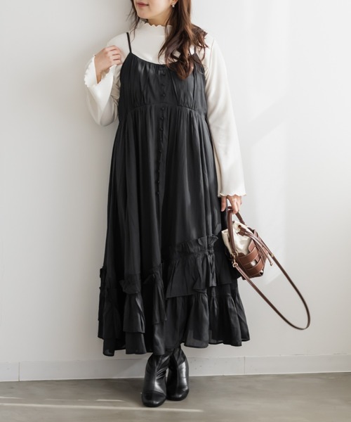 CLETTE(クレット)の「CLETTEオリジナルななめフリルキャミワンピース(ワンピース・レディース・グレー/ブラック/キャメル・LL/3L/4L)」の2枚目の写真