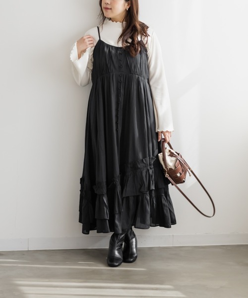 CLETTE(クレット)の「CLETTEオリジナルななめフリルキャミワンピース(ワンピース・レディース・グレー/ブラック/キャメル・LL/3L/4L)」の4枚目の写真