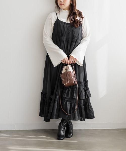 CLETTE(クレット)の「CLETTEオリジナルななめフリルキャミワンピース(ワンピース・レディース・グレー/ブラック/キャメル・LL/3L/4L)」の6枚目の写真