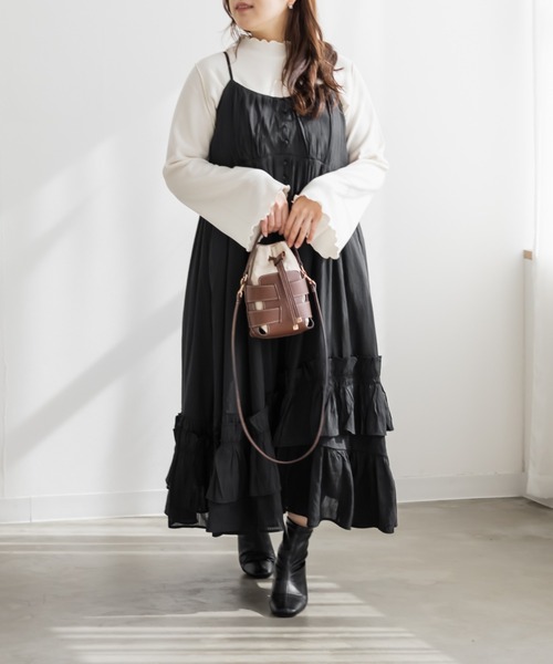 CLETTE(クレット)の「CLETTEオリジナルななめフリルキャミワンピース(ワンピース・レディース・グレー/ブラック/キャメル・LL/3L/4L)」の5枚目の写真