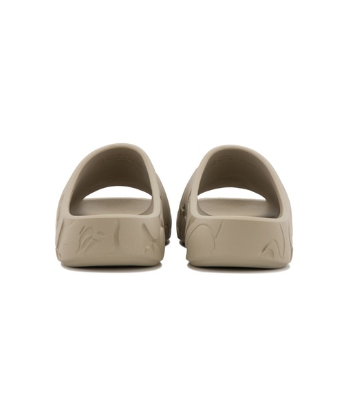 A BATHING APE(アベイシングエイプ)の「BAPE SLIDES #1(サンダル・メンズ・ベージュ/ブラック・12/9/10/8/11/13)」の6枚目の写真