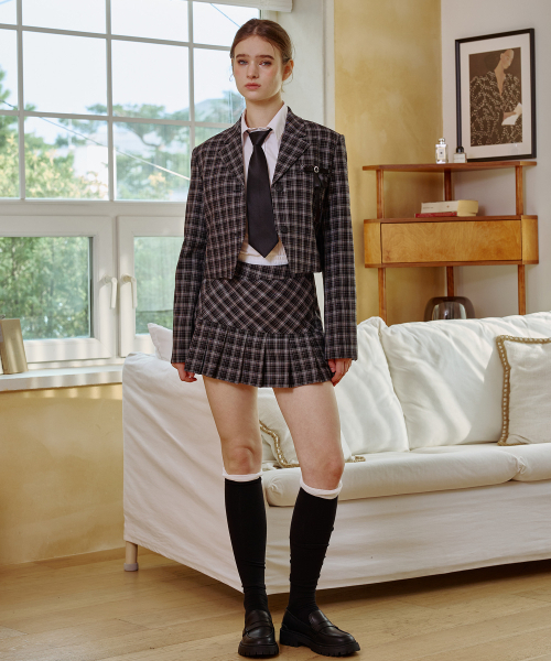 ARI(アリ)の「ROY PLEATS SKIRT PANTS / BLACK(スカート・レディース・ブラック・FREE)」の4枚目の写真