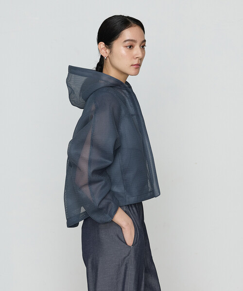 Gabardine K.T(ギャバジンケーティー)の「〔 +サイズ 〕 ラッセルメッシュダンボール シアーブルゾン(ブルゾン・レディース・ブルー/ネイビー・13号)」の14枚目の写真