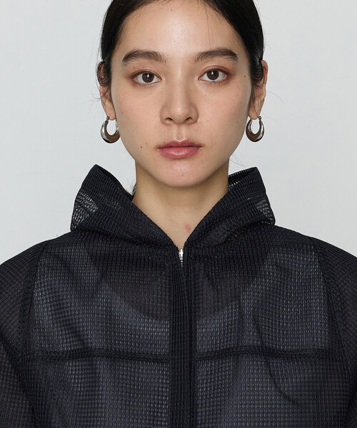 Gabardine K.T(ギャバジンケーティー)の「〔 +サイズ 〕 ラッセルメッシュダンボール シアーブルゾン(ブルゾン・レディース・ブルー/ネイビー・13号)」の18枚目の写真