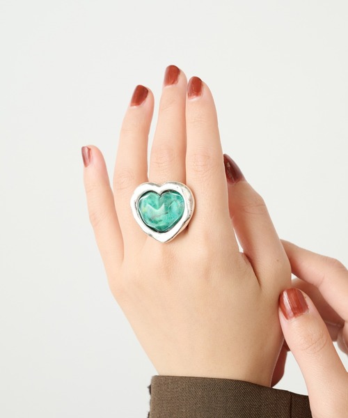 OtroAccesorio（オトロアクセソリオ）の「【OtroAccesorio】wavy heart RING（リング・レディース・グリーン/ピンク/ブルー/クリア・FREE）」の8枚目の写真