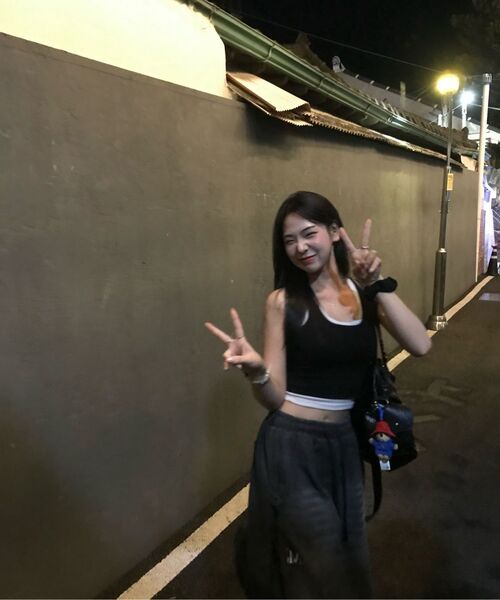MUCENT(ムセント)の「フルイドシグネチャーサイドボタンパンツ(2カラー)(デニムパンツ・レディース・ブラック/スカイブルー・1/2)」の12枚目の写真