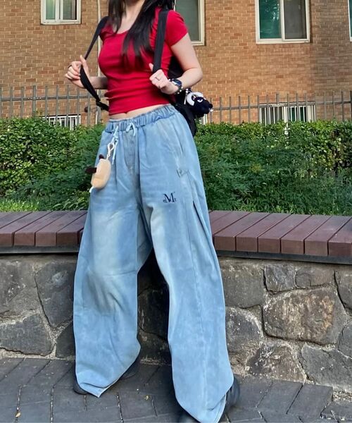 MUCENT(ムセント)の「フルイドシグネチャーサイドボタンパンツ(2カラー)(デニムパンツ・レディース・ブラック/スカイブルー・1/2)」の9枚目の写真