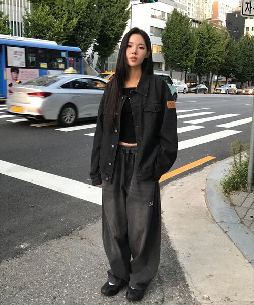 MUCENT(ムセント)の「フルイドシグネチャーサイドボタンパンツ(2カラー)(デニムパンツ・レディース・ブラック/スカイブルー・1/2)」の3枚目の写真