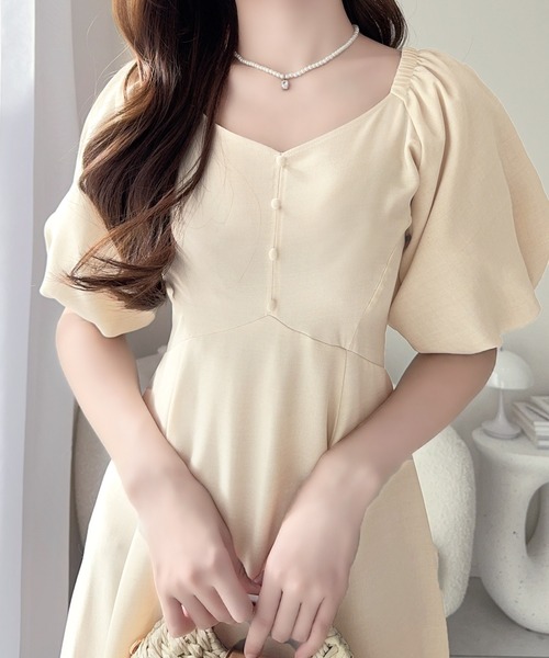 mily bilet(ミウィビレット)の「【mily bilet】大人可愛いパフスリーブが印象的。オフショル2wayパフスリーブリネンライクワンピース (ロング丈)(ワンピース・レディース・モカ/チャコールグレー/アイボリー・LARGE/MEDIUM/SMALL/X-LARGE)」の6枚目の写真