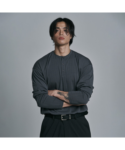 ヘンリーネックマッスルフィットロングスリーブ（Tシャツ/カットソー