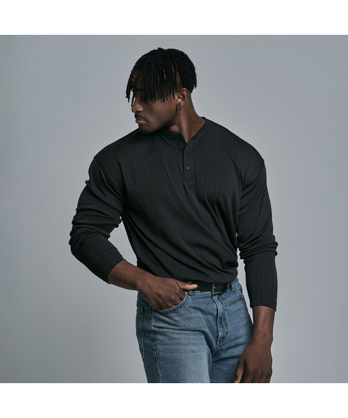 ヘンリーネックマッスルフィットロングスリーブ（Tシャツ/カットソー