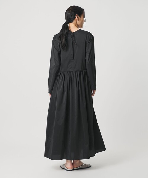 BEAUTY&YOUTH UNITED ARROWS(ビューティーアンドユースユナイテッドアローズ)の「ポリエステル ギャザーフレアワンピース(ワンピース・レディース・ブラック/コバルトブルー・S/M)」の8枚目の写真