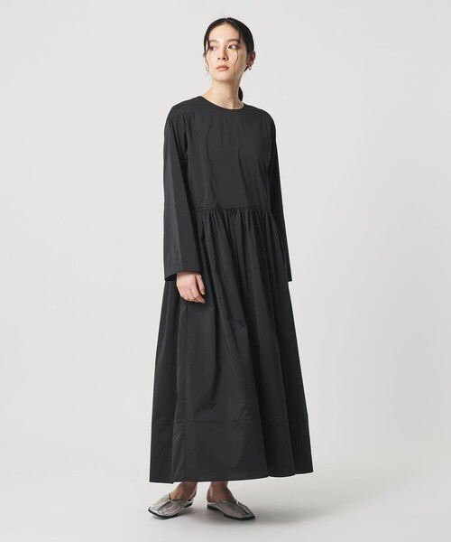 BEAUTY&YOUTH UNITED ARROWS(ビューティーアンドユースユナイテッドアローズ)の「ポリエステル ギャザーフレアワンピース(ワンピース・レディース・ブラック/コバルトブルー・S/M)」の9枚目の写真