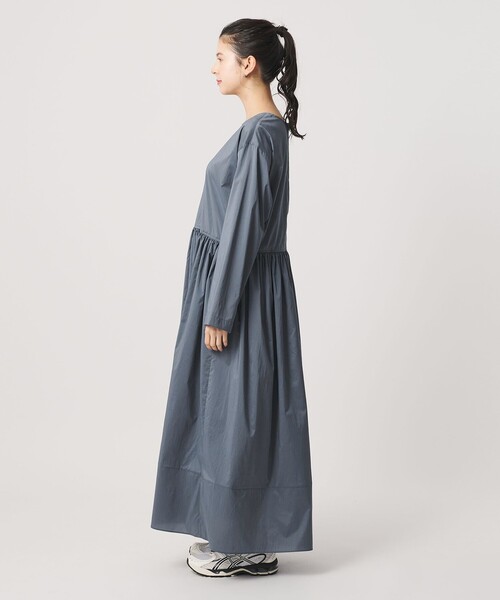 BEAUTY&YOUTH UNITED ARROWS(ビューティーアンドユースユナイテッドアローズ)の「ポリエステル ギャザーフレアワンピース(ワンピース・レディース・ブラック/コバルトブルー・S/M)」の11枚目の写真