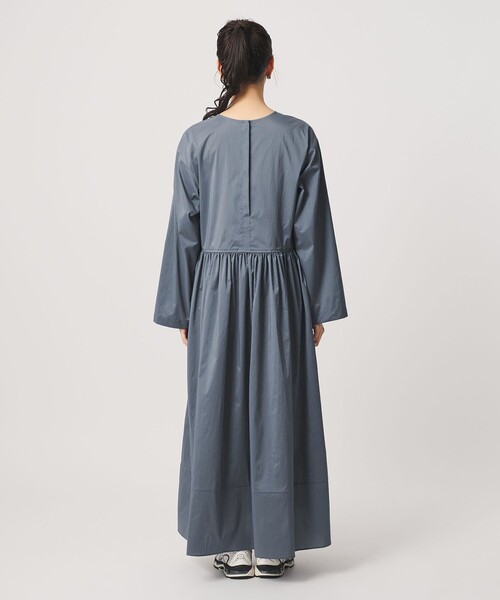 BEAUTY&YOUTH UNITED ARROWS(ビューティーアンドユースユナイテッドアローズ)の「ポリエステル ギャザーフレアワンピース(ワンピース・レディース・ブラック/コバルトブルー・S/M)」の12枚目の写真