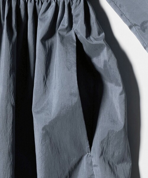 BEAUTY&YOUTH UNITED ARROWS(ビューティーアンドユースユナイテッドアローズ)の「ポリエステル ギャザーフレアワンピース(ワンピース・レディース・ブラック/コバルトブルー・S/M)」の18枚目の写真